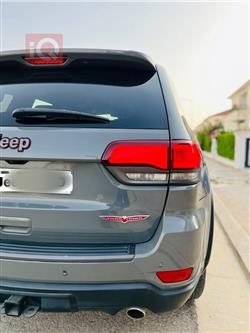 جیپ گراند شیرۆکی